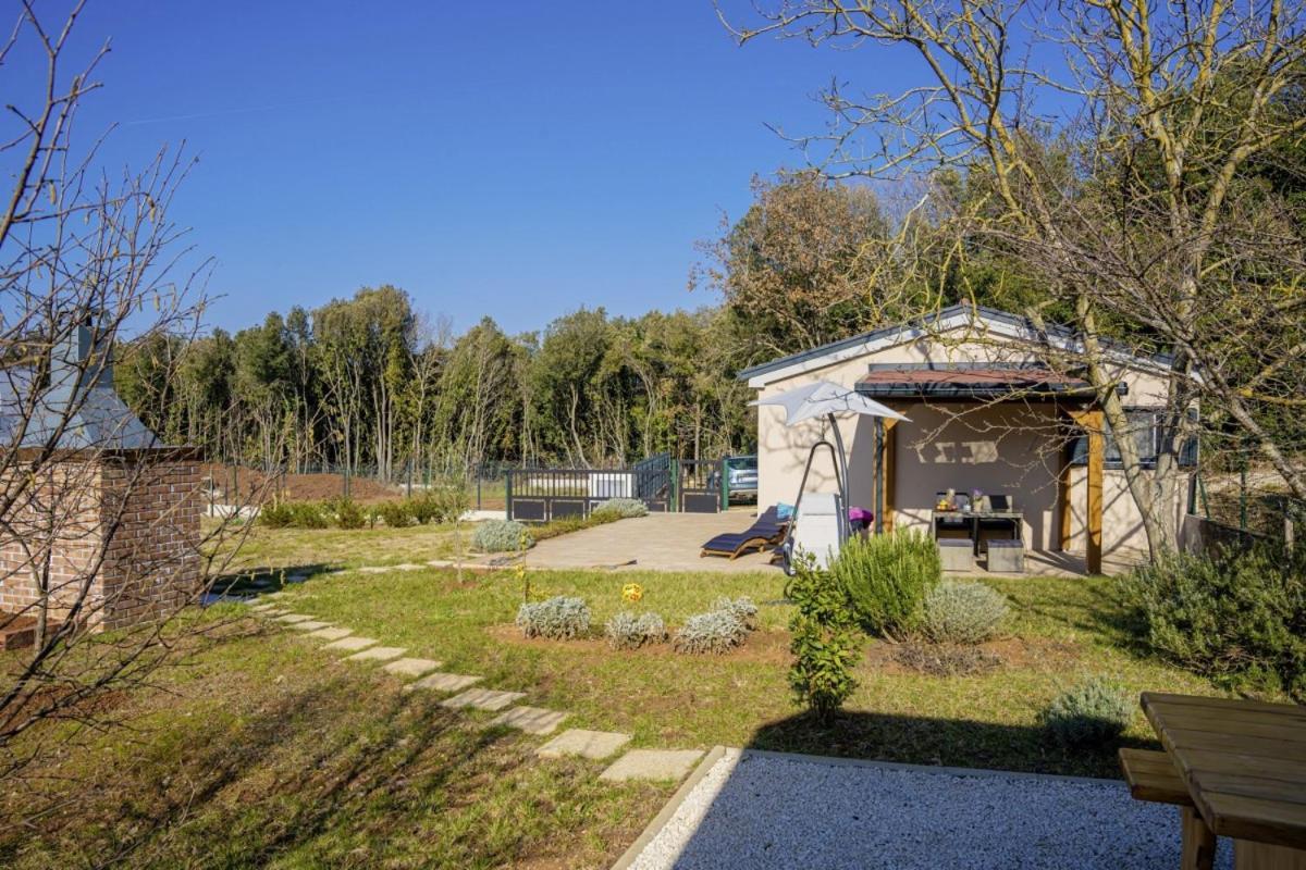 Villa Modean In Pula - Haus Fuer 2-3 Personen Esterno foto