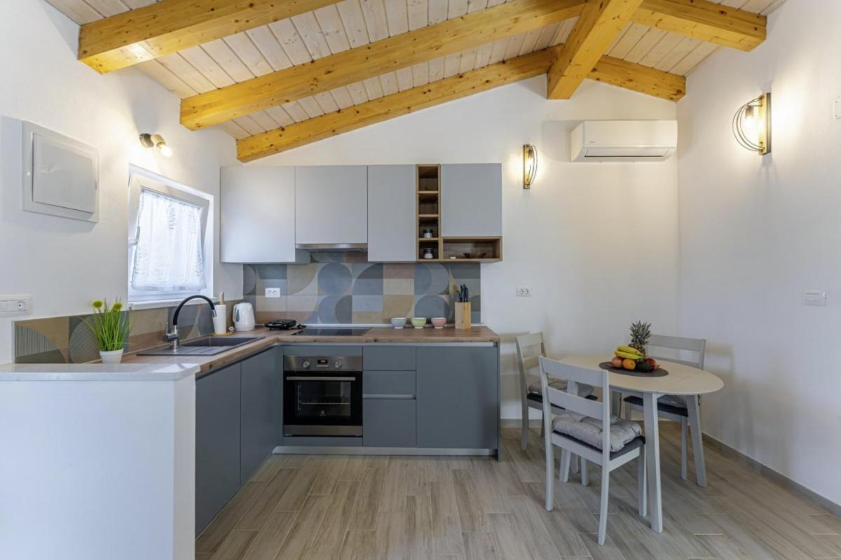 Villa Modean In Pula - Haus Fuer 2-3 Personen Esterno foto